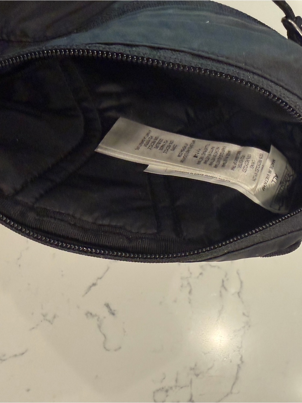 Patagonia Ultralight Black Hole Hip Bag - Picture 4 of 4